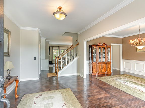 2nd image of 1510 Towne Park Ln