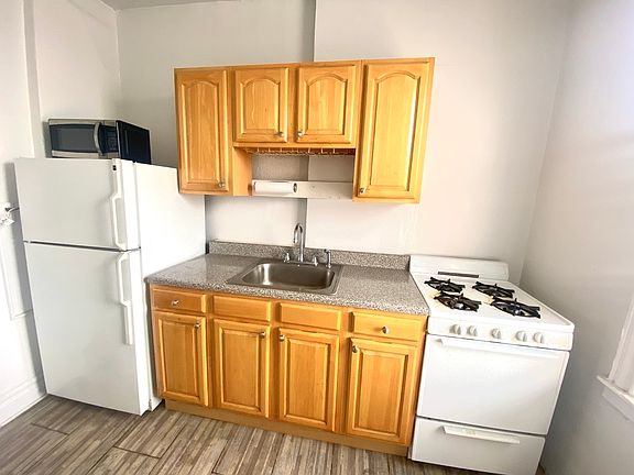 2nd image of 25-21 23rd St #5AA