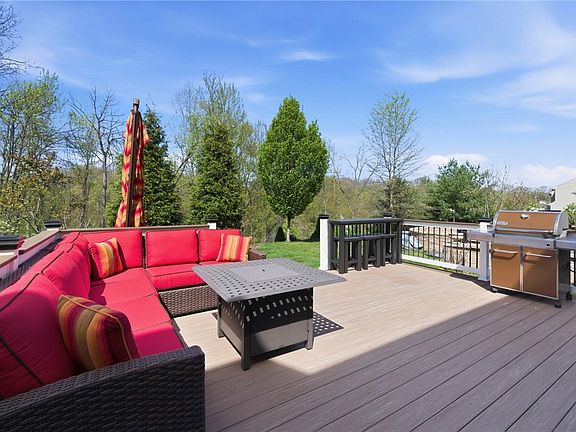 3rd image of 406 Rosecliff Rd