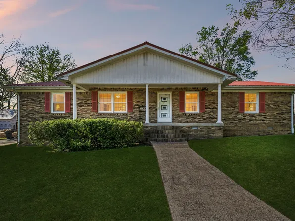 110 E Ward St, Centerville, TN 37033