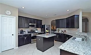 4 bed, 3.5 bath, 3159 sqft, $3,200 — Photo 3