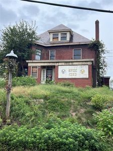 828 Thompson Ave, Mc Kees Rocks, PA, 15136