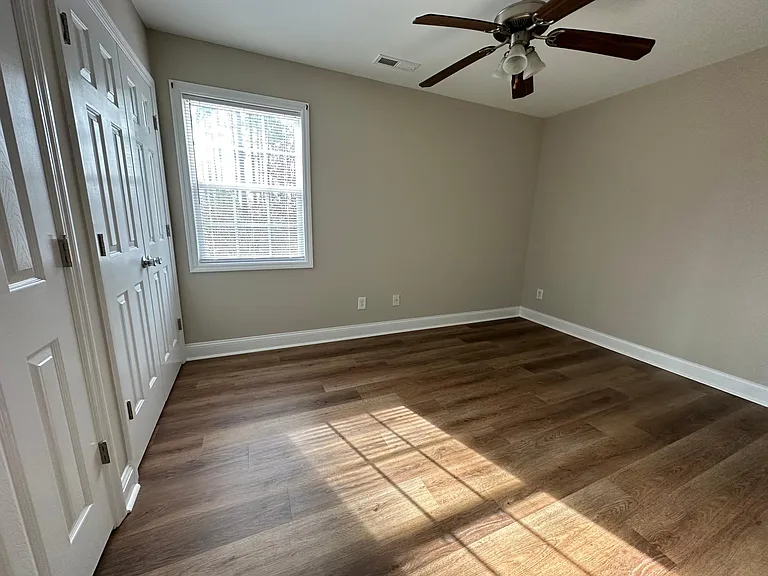 2511 S River Rd — Photo 10