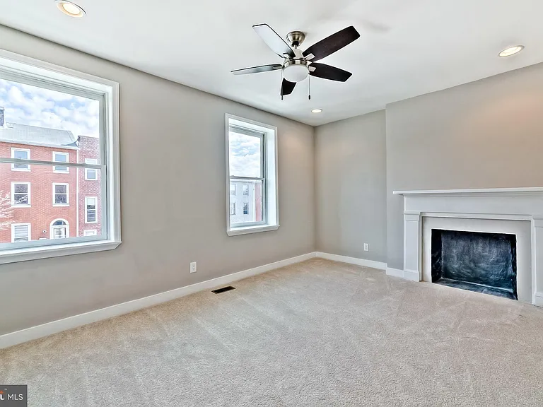 226 S Washington St — Photo 16