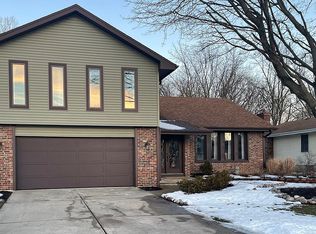 2237 Normandy Rd, Schererville, IN 46375