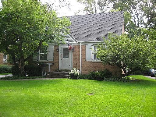 1st image of 313 E Washington St