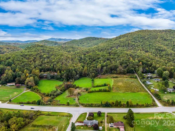 10406 Boylston Hwy, Mills River, NC 28759