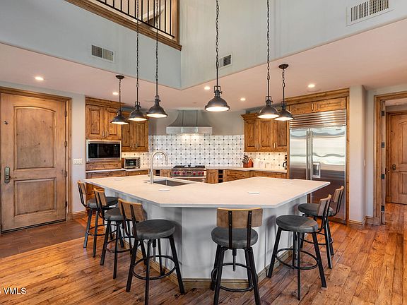 2nd image of 540 W Beaver Creek Blvd #7