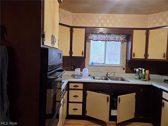 5th image of 2370 Cleveland Massillon Rd