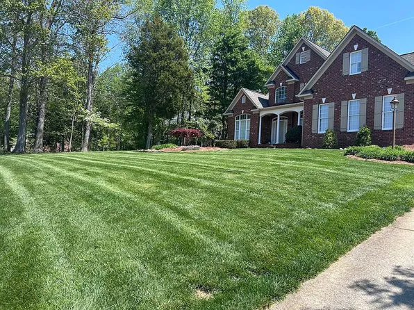 732 Terrace Dr, Lexington, NC 27295