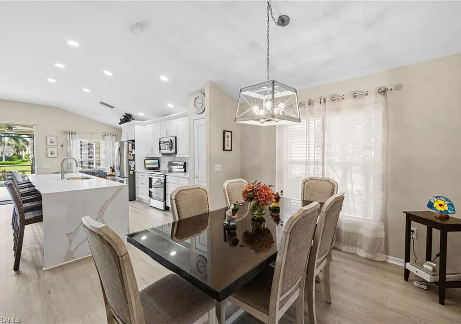 Rarely available Pool villa in Colonial Country Club! — Photo 4