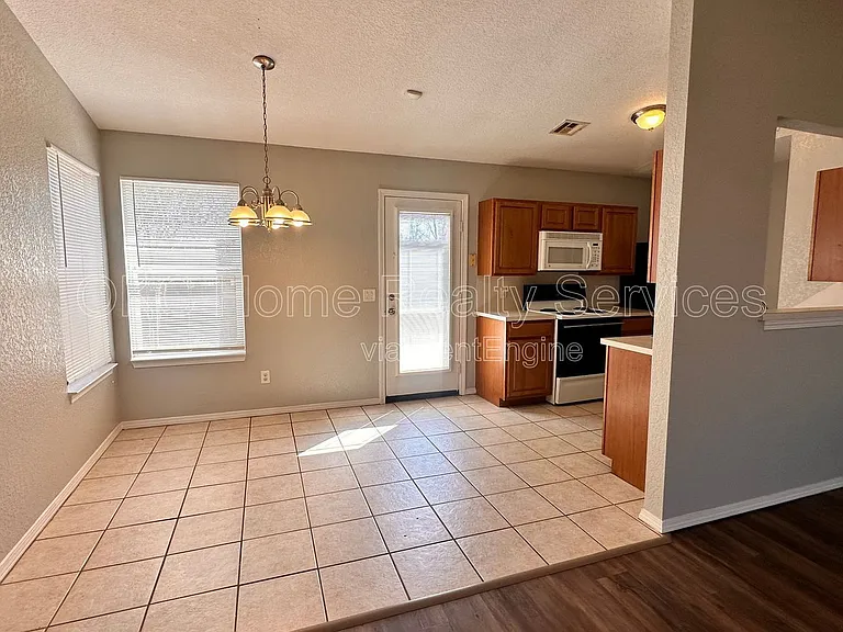 5520 Bush Creek Way — Photo 7