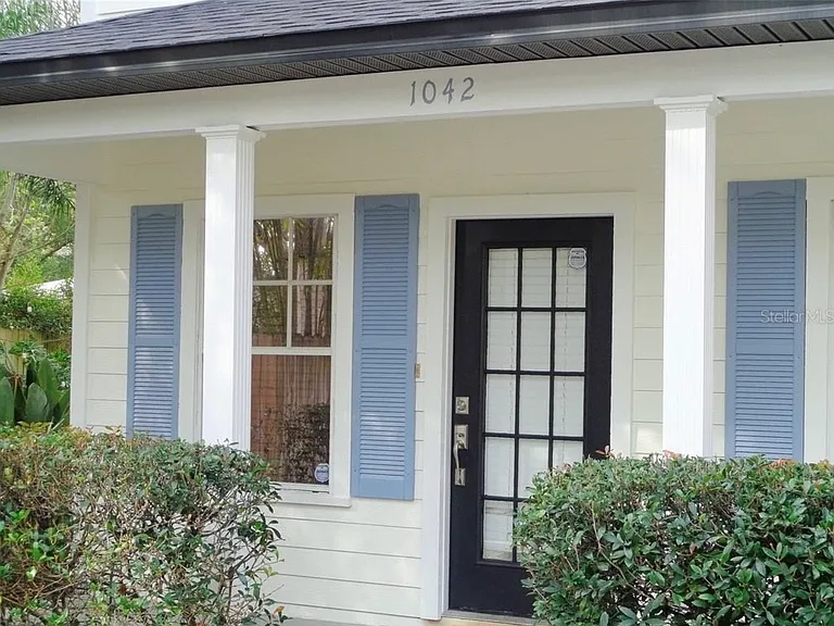 1042 N Hampton Ave — Photo 3