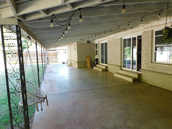 5th image of 220 Terrace Dr