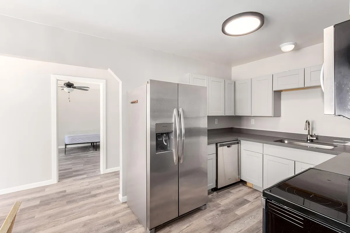 Kitchen - 4th Ave E