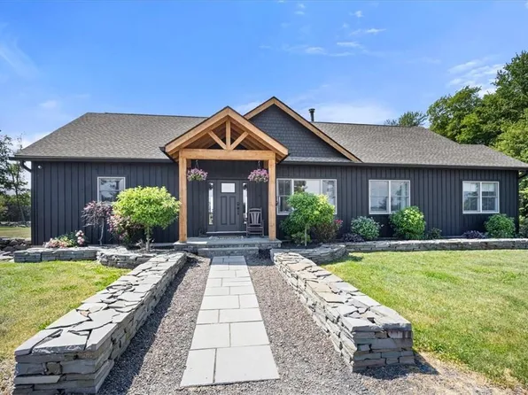 6 Lacouette Way, Wallkill, NY 12589