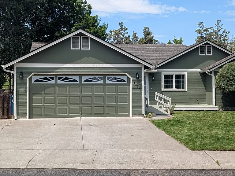 3835 SW Ben Hogan Dr — Photo 1