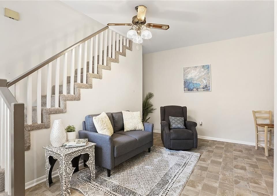 1st image of 1204 Marengo St #1/2