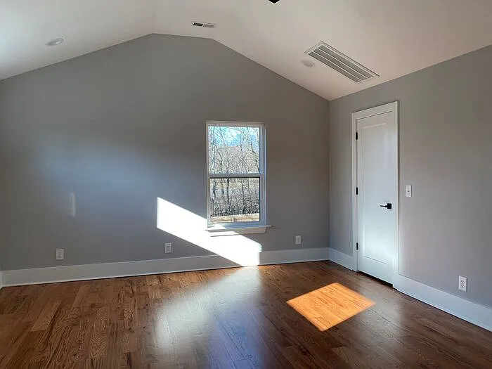 709 Tral St — Photo 5