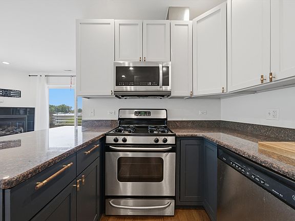 5th image of 3801 N Kedzie Ave APT 3S