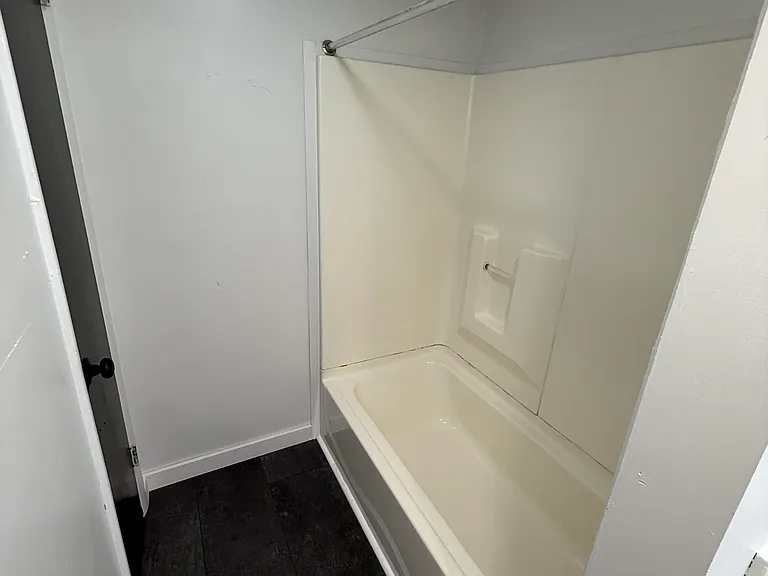 400 N Main St #7 — Photo 15