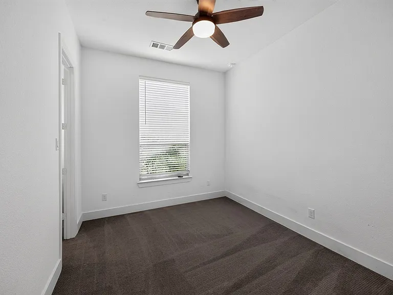 1104 Saratoga Rd — Photo 35