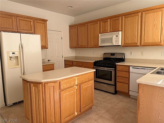 4th image of 9476 Whitewater Crest Ct