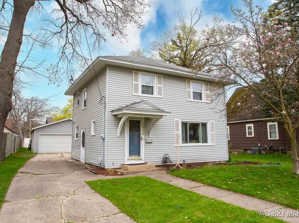 2666 Forest Grove Ave SW, Wyoming, MI 49519