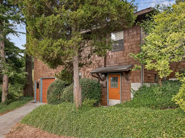 17600 Sylvester Rd SW Unit A, Seattle, WA 98166