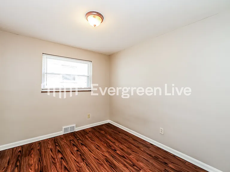 953 Covedale Ave — Photo 14