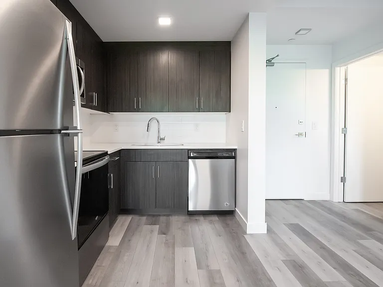 30 University Cres — Photo 24