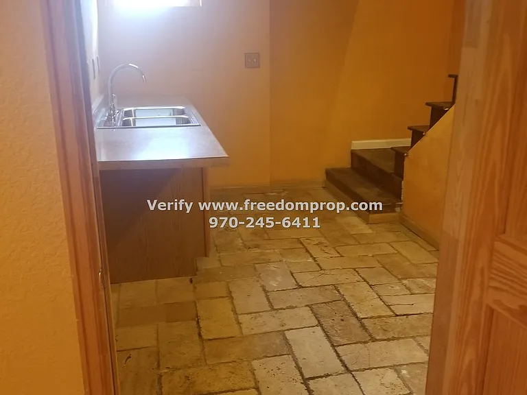 1015 Belford Ave — Photo 8