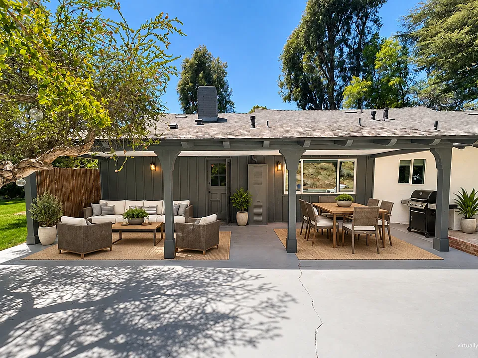2836 Roscomare Rd