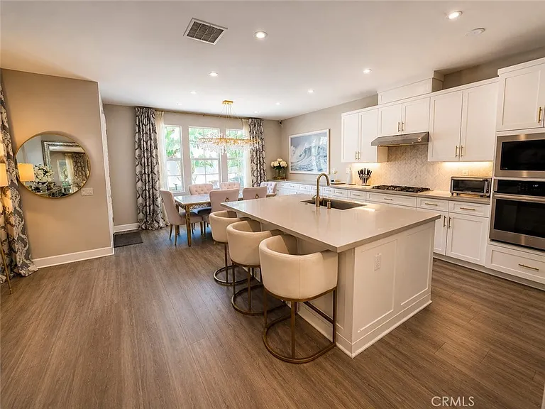 13419 Gardenia Ave — Photo 2