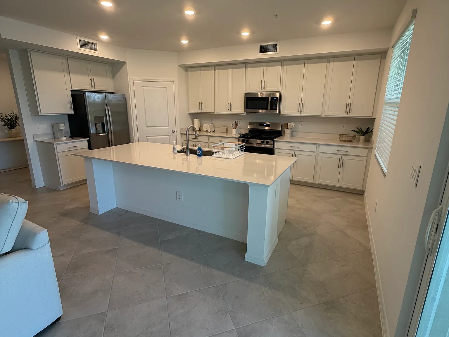 3 bed, 1741 sqft, $4,500 — Photo 4