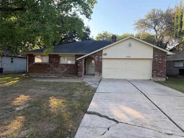 11810 Grapewood Dr, Houston, TX 77089