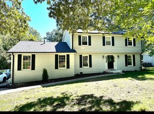 5205 Edinborough Rd, Greensboro, NC 27406