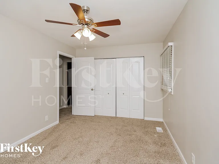 823 Oriole Dr — Photo 10