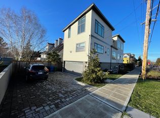 6001 SW Admiral Way #1, Seattle, WA 98116