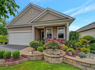 6 Comtois Rd, Manalapan, NJ 07726