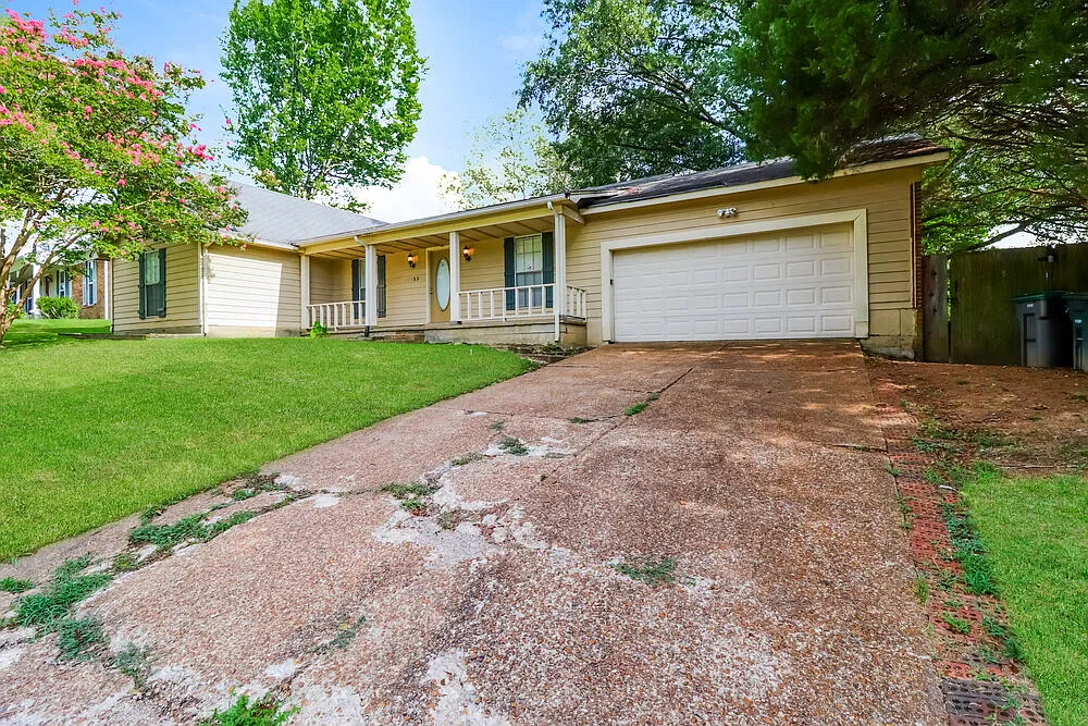 3 bed, 2.0 bath, 1673 sqft, $1,795 — Photo 3