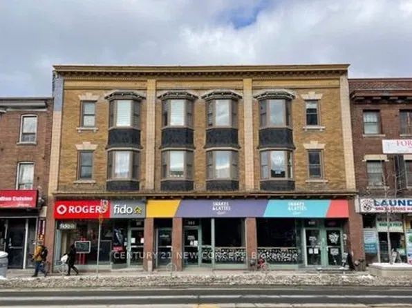 600 Bloor St W #3, Toronto, ON M6G 1K4
