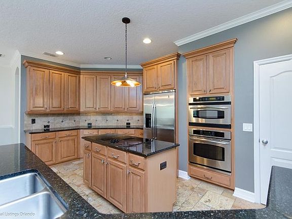 5th image of 405 Macchi Ave
