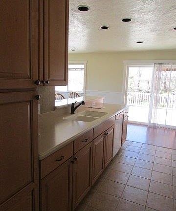 4th image of 4440 Last Straw Dr