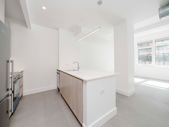 3rd image of 339 W 38th St #4F