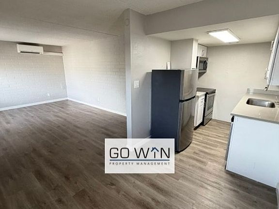 2nd image of 44 E Roanoke Ave #11