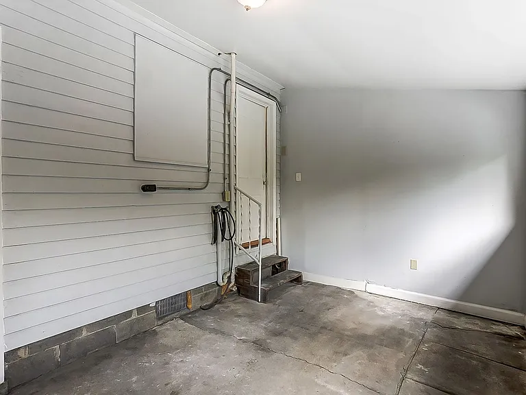 424 Bantz Ct — Photo 17