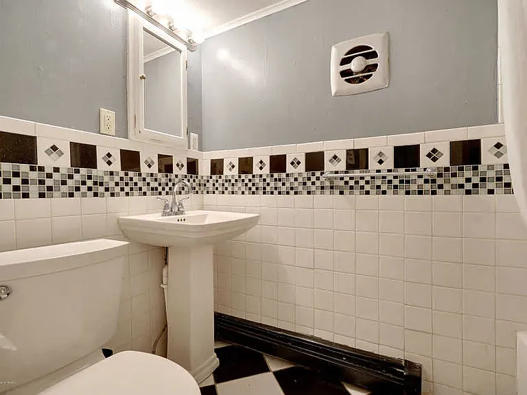 100 Breton Rd — Photo 10