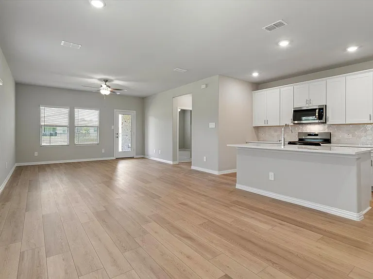 1414 Bridgestone Dr — Photo 5