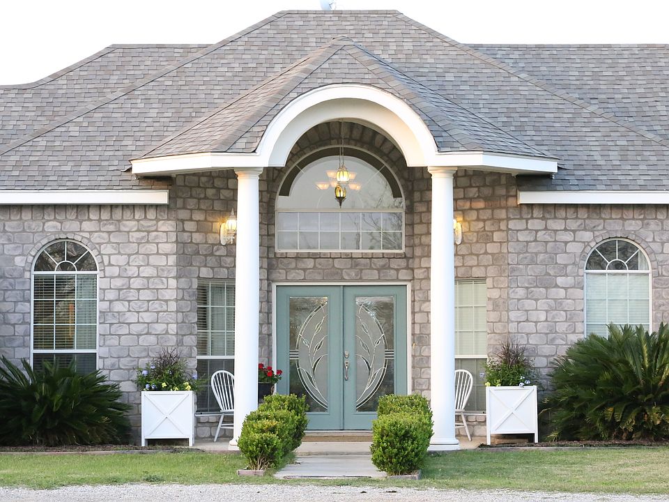1st image of 307 Acacia Dr S